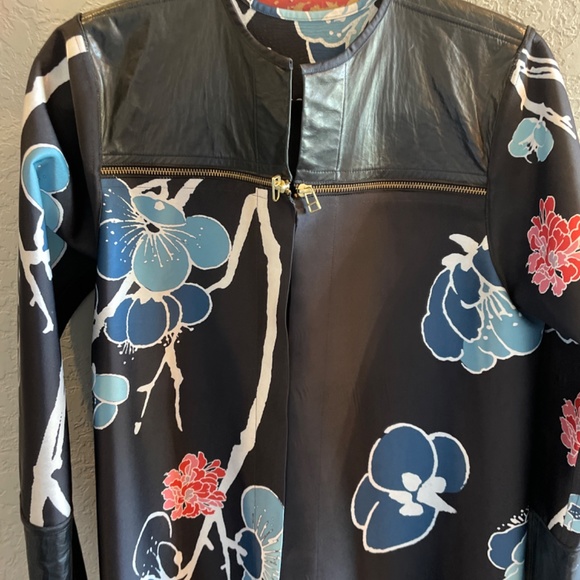 Mid length jacket - Picture 7 of 9